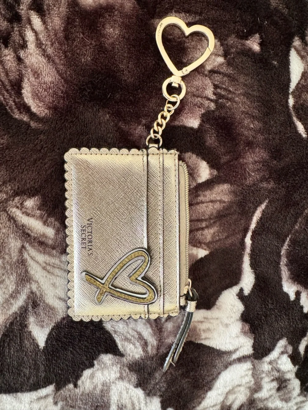 Victoria's Secret Metallic Gold Cardholder with Heart Key Ring - Picture 2 of 3